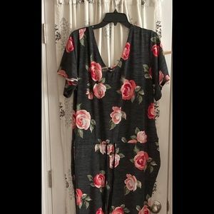 Lularoe heathered gray floral rose jumper
